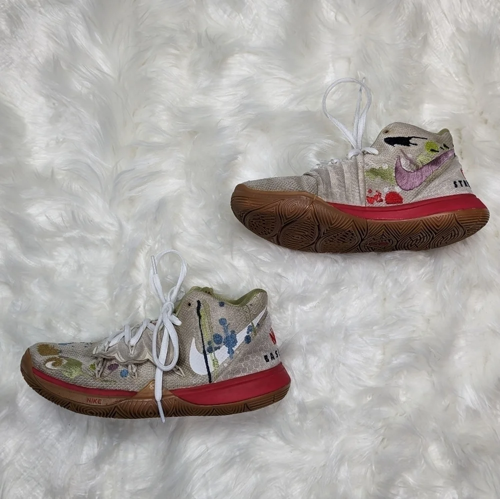 Nike Bandulu Kyrie 5 Embroidered‎ Splatters Basketball Shoes Size Youth 5.5